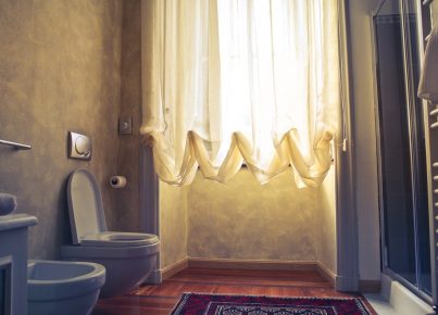 8 dicas de organização em banheiros de apartamentos compactos